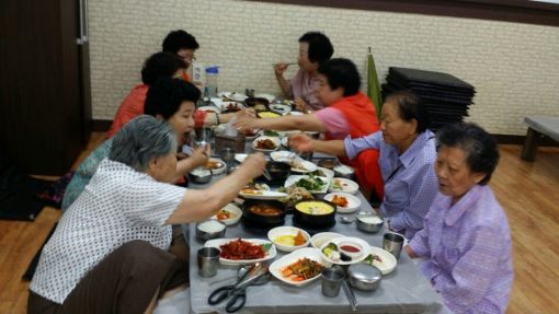전주 삼천1동 예지촌, 홀로 사시는 어르신 점심 대접