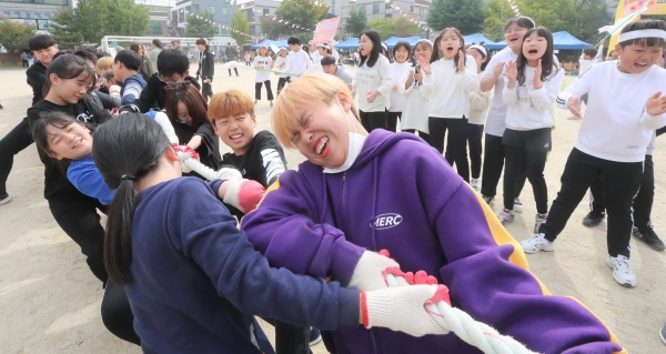 으라차차! 줄다리기