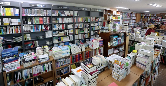 지역서점 인증제도 시행 5년차, 납품 기준은 원활, 서점 역할은 공론화 아직
