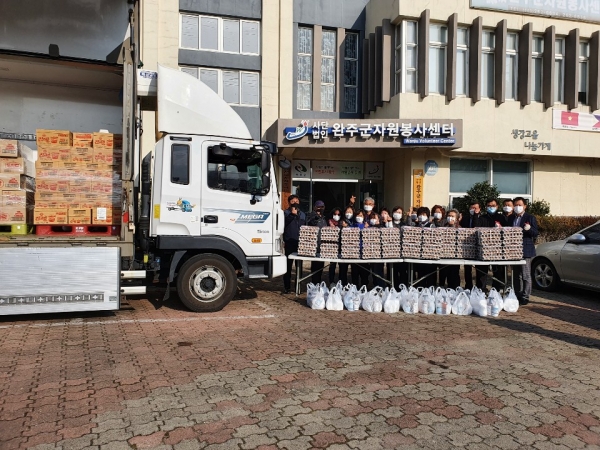 완주 관내 직업소개소에 사랑의 키트 전달