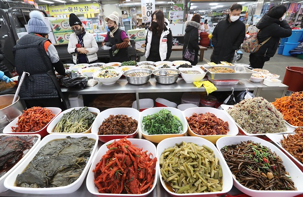 1년 새 5.3% 폭등한 고물가…설 명절 차례상 차리기 겁난다