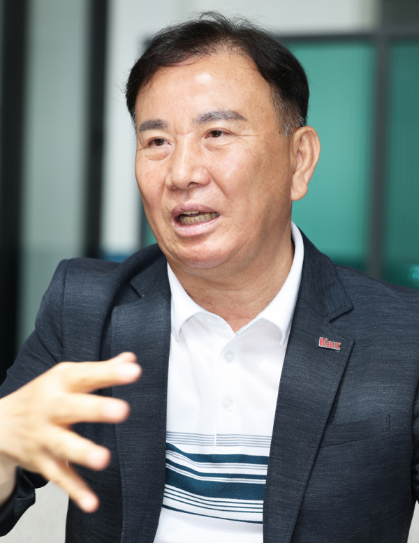 [중소기업이 힘이다]  전북글로벌유통물류사업협동조합 두완정 이사장