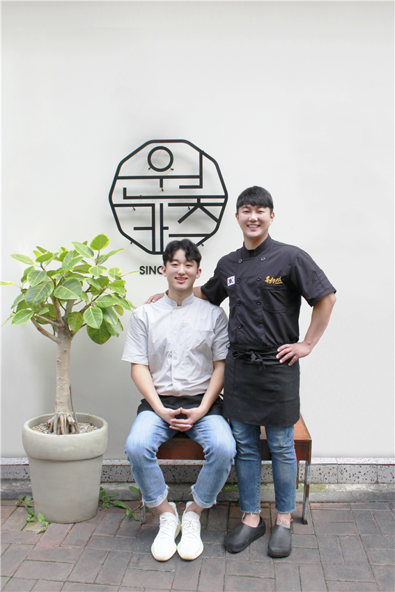 우정이라는 재료로 빚어낸 가장 대중적인 돈가스, ‘원카츠’