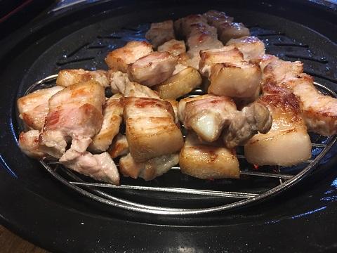  삼겹살 프랜차이즈 숙달돼지 합정점, 숙성 삼겹살 제공