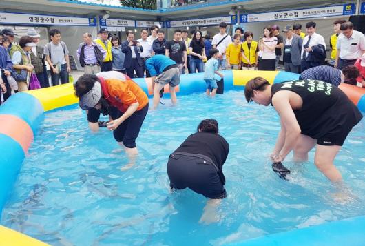 ‘어식백세 전남 수산물 직거래장’ 대박