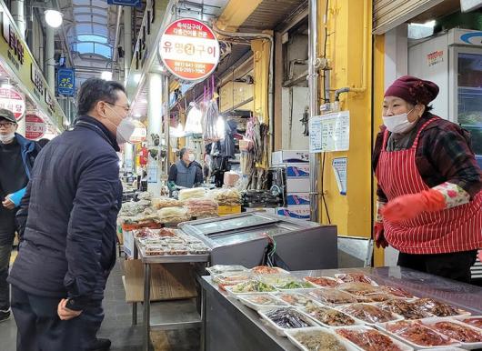 권오봉 여수시장, 전통시장 찾아 상인·시민 격려