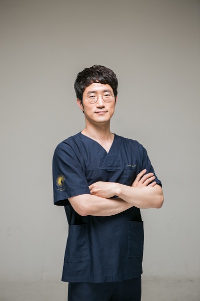 완벽한 얼굴라인, 미니 헤어라인교정으로 완성
