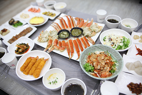 속초 여행 중 가볼만한곳으로 추천하는 맛집 대게마을