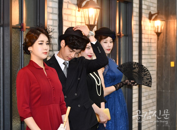 [공감신문 포토] 여의도 모던걸들, 분위기에 분위기를 더하다