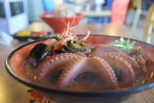 제주 애월해안도로 해물라면 맛집 제주와함께라면, 식사제공 혜택에 화제