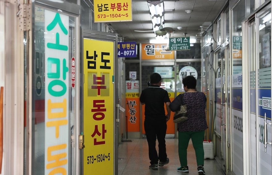 가계 여유자금, 8년만에 최저치…세수풍년 맞은 정부 최대치 기록