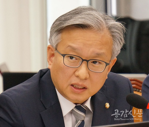 권칠승 의원, 2018년 국정감사 국리민복상 수상