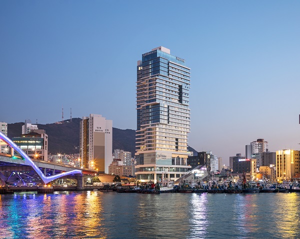 부산의 새로운 랜드마크 라발스호텔, 그랜드 오픈