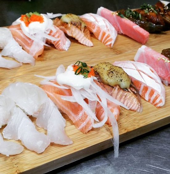 안양 동편마을 맛집 맛있는 초밥가게, 주문 즉시 뜨는 활어회 올린 싱싱한 초밥 입안가득 기쁨·행복·감동