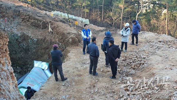 주철현 한전, 영취산 고압송전탑 건설공사 중지해야