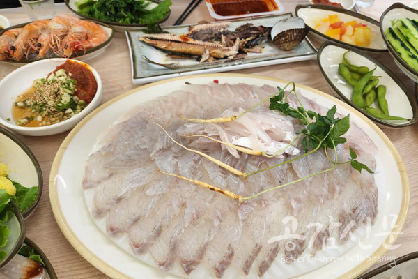 [공감신문 알쓸다정] 8월 제철회·해산물…여름에 회 먹으면 안되나요?