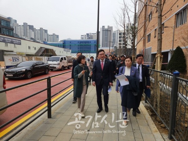 개원초·개포중 준공 전 재개교…서울시의회 교육위원회, 개교 상황 현장 점검