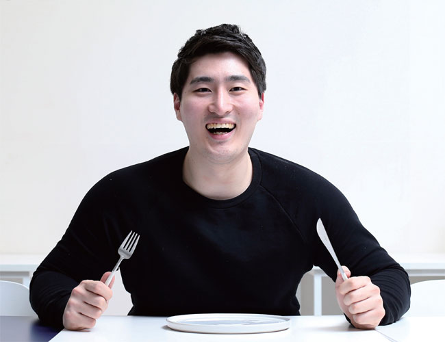 먹방 BJ 엠브로 이동현씨가 ‘대왕카스테라’ 검증에 나선 이유 | 잘못된 보도로 피해 입은 영세업자들 위해 나서 