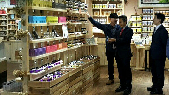JDC지정면세점, 제주지역 중소 화장품업체 생산현장 방문