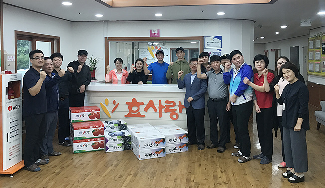 제주시농협 농산물공판장, 효사랑요양원에 위문품 전달