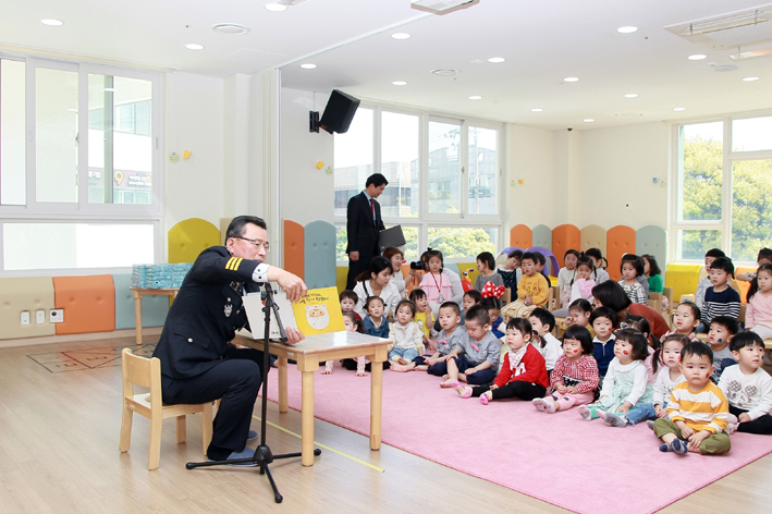 이상정 제주경찰청장, 직장어린이집 격려 방문