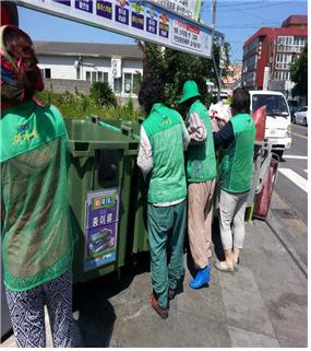 용담2동 새마을부녀회, 클린하우스 정비작업 전개