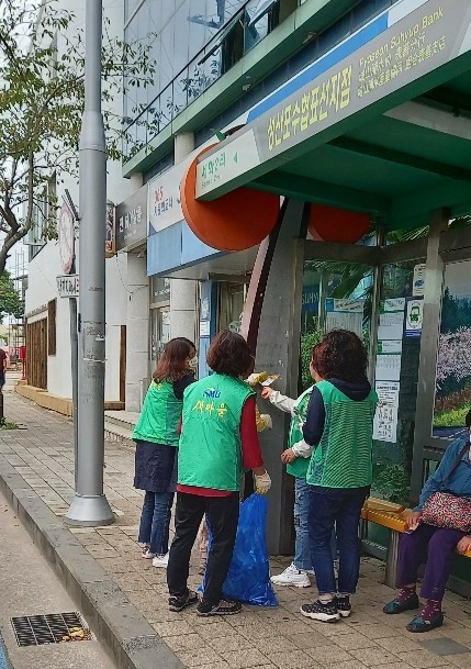 표선면·표선면새마을부녀회, 추석맞이 불법광고물 합동정비 실시