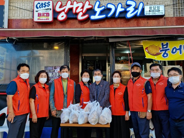 용담2동, 자매결연대상자에 전기구이 통닭 제공