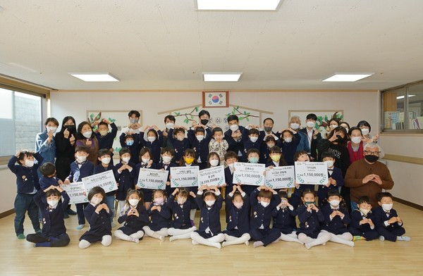 제주영락유치원, 느영나영장터 수익금 기탁