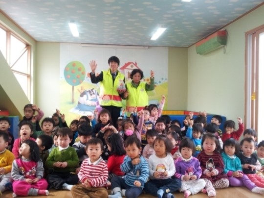 한솔어린이집 원생들 ‘동전나눔’ 참여