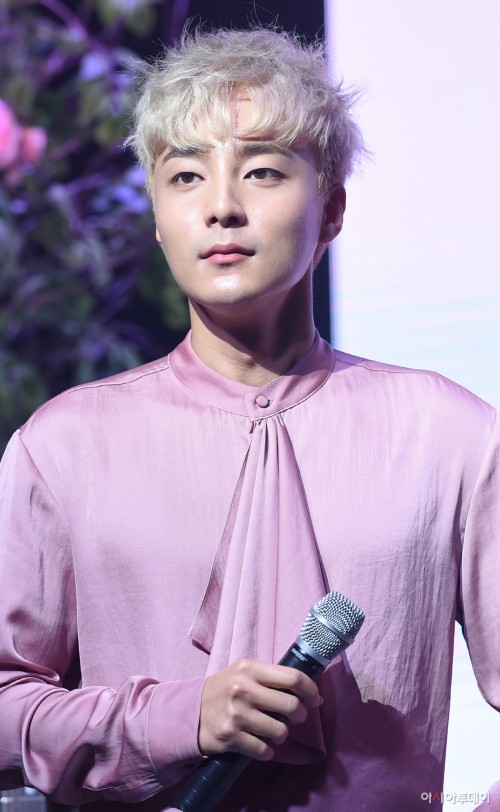 Roy Kim goes blonde for Blooming Season