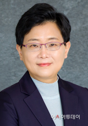 유통업계 최초 여성 CEO 임일순 사장, 홈플러스 떠난다