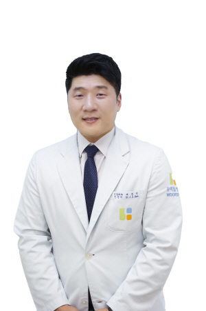 청담 우리들병원, 흉터 걱정 없는 배꼽 접근 척추유합술 SCIE 국제학술지 등재