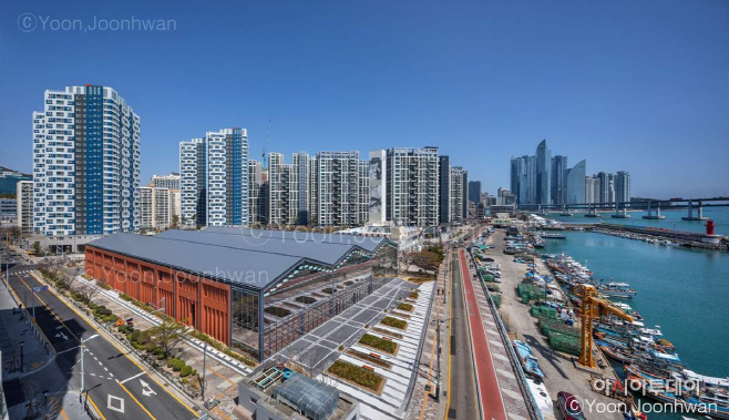 부산 광안리해수욕장 ㈜키친보리에가 부산에서 세 번째로 문을연 복합문화공간 밀락더마켓