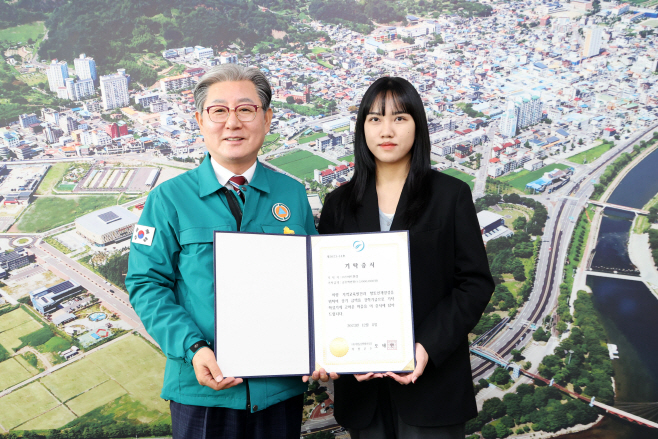 ㈜스마트환경, 의령군장학회 장학금 500만원 기탁