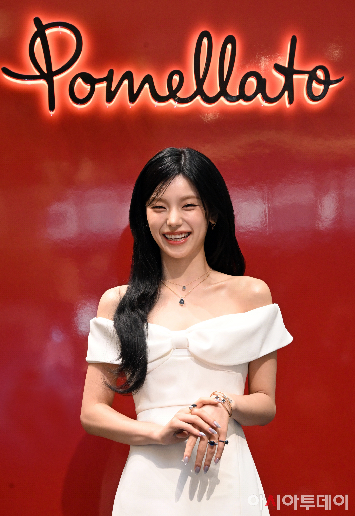[포토]있지 예지, 포멜라토 ‘디 아트 오브 누도’ 팝업 행사서 포즈