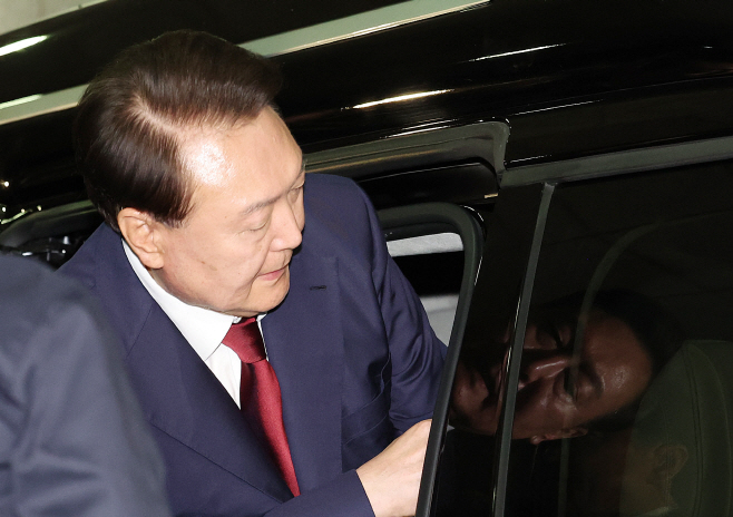 [속보] 윤석열, 내란특검 2차 조사 불출석…첫 '소환 불응'