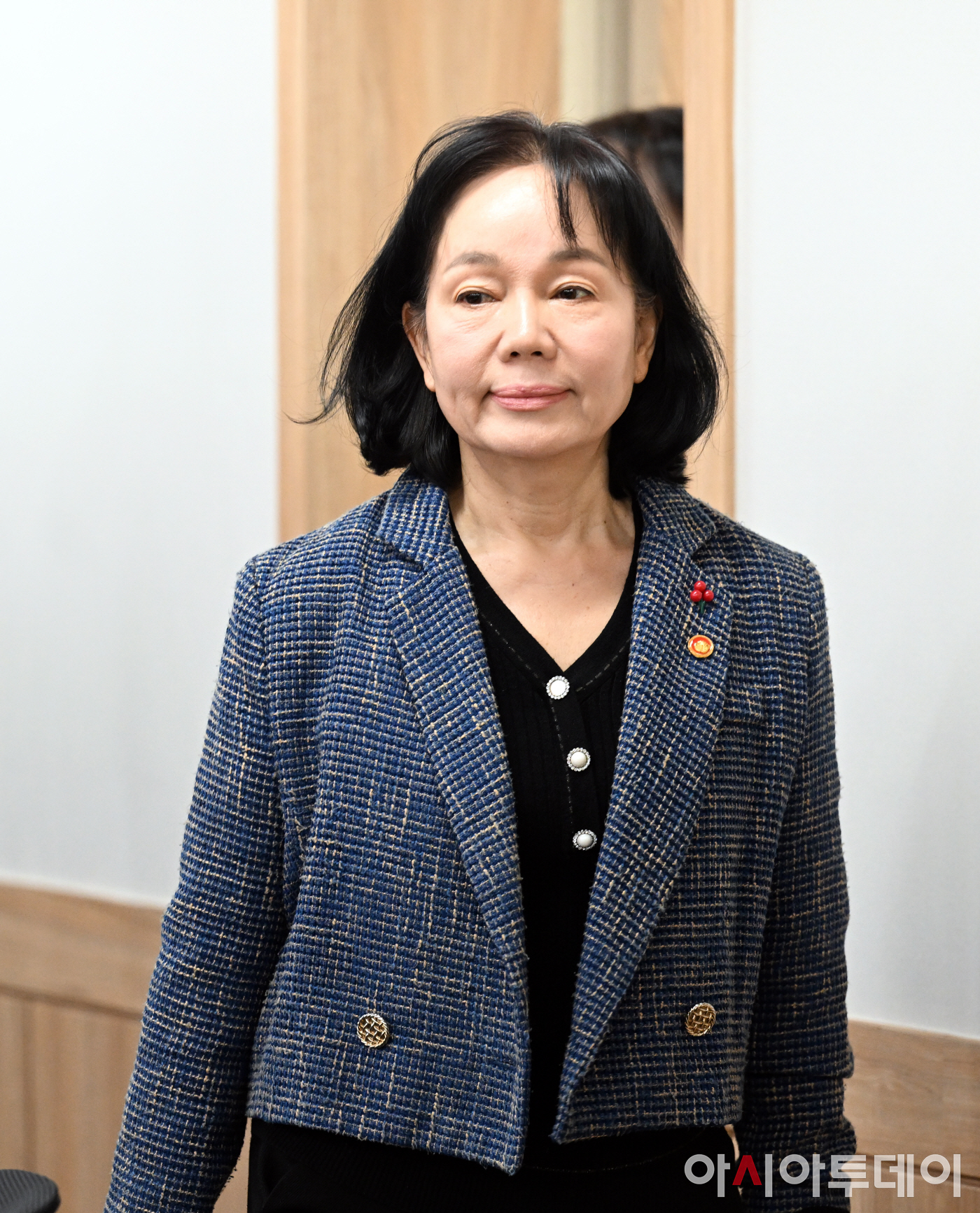 [포토]개인정보위 긴급 전체회의에 참석하는 송경희 위원장
