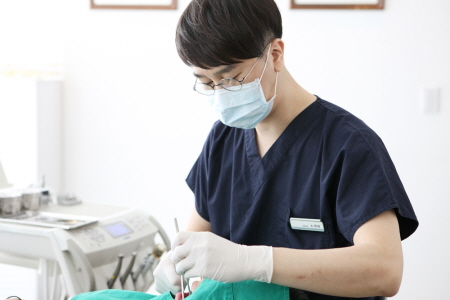 앞니 벌어짐, 무삭제 라미네이트로 개선할 때 유의할 사항은?