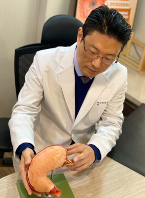 목의 이물감과 타는 듯한 가슴 통증 있다면 ‘역류성식도염’ 의심