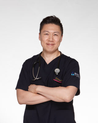휴가철 ‘꽈당’ 낙상 사고…골절 대처와 치료 방법은?