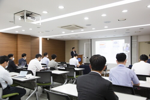 바이오미의원 김홍달 원장, 종근당 직원 대상 스타일에이지 강의 진행