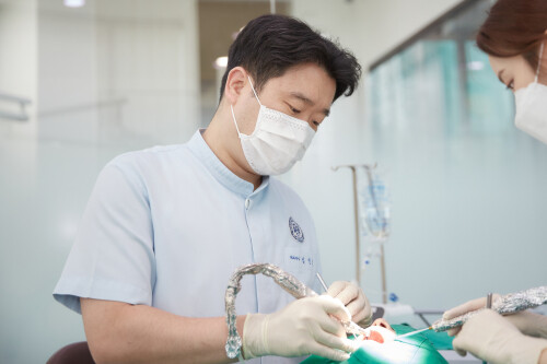 성공적인 임플란트, 골유착이 미치는 영향은?