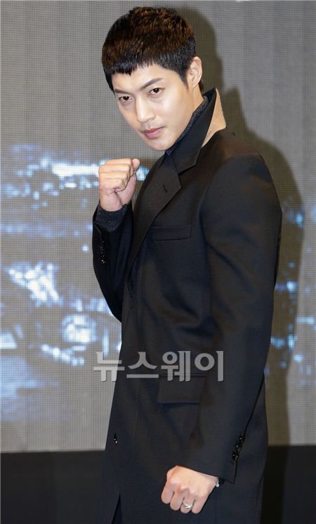 [NW포토]‘감격시대’ 김현중 “내가 바로 조선의 주먹”