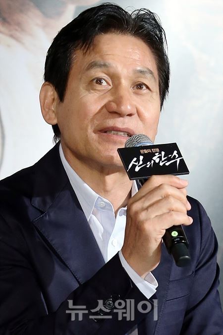 [신의 한수] 안성기 “신의 한수는 모든 면에서 신의 한수다”