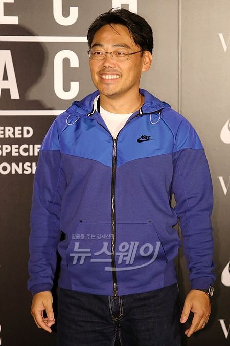 [NW포토]‘나이키 테크 팩 컬렉션’ 포즈 취하는 피터 곽 나이키코리아대표