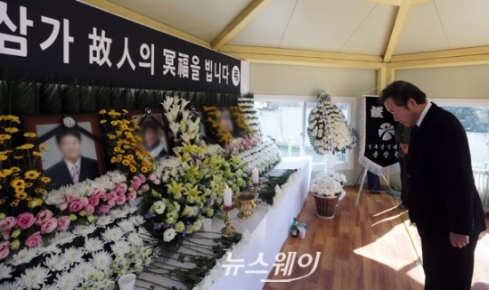 [NW포토]담양 화재 희생자 분향소 찾은 이낙연 지사