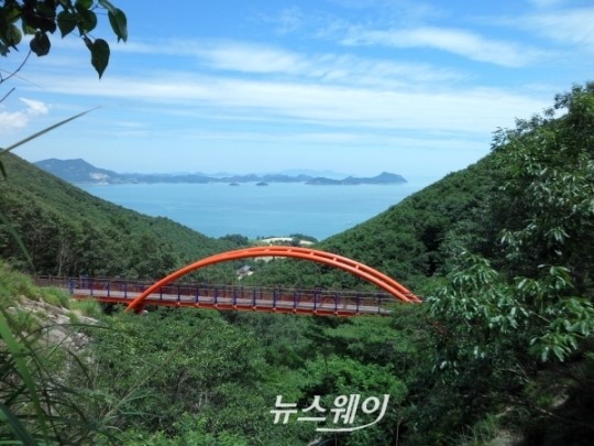 숲과 바다 어우러진 고흥 거금 생태숲 힐링공간으로 인기