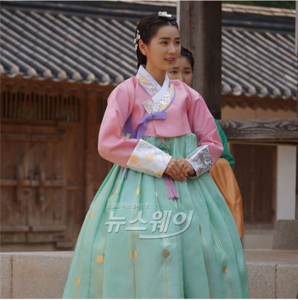 길은혜, 여배우 변신은 무죄… ‘오렌지 마말레이드’ 악녀의 단아한 자태