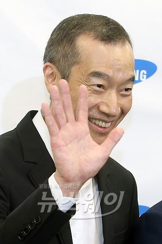 [NW포토]밝은 미소로 인사하는 최치훈 삼성물산 이사회 의장